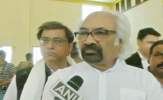 सैम पित्रोदा ने प्रधानमंत्री मोदी को बहस की चुनौती दी, कहा – 84 छोड़िये, 5 साल में आपने क्या किया ?