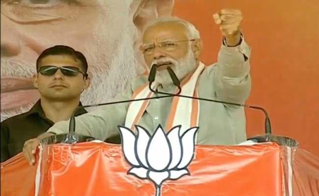 देवरिया में बोले पीएम आपने मजबूत सरकार बनायी और उसके मजबूत फैसलों को सराहा, ‘महामिलावटी’ इससे डरे हुए हैं…