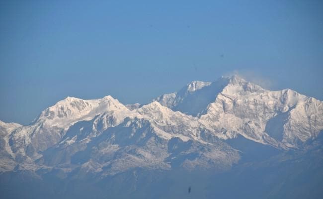 माउंट कंचनजंगा पर्वत पर दो भारतीय पर्वतारोहियों की मौत