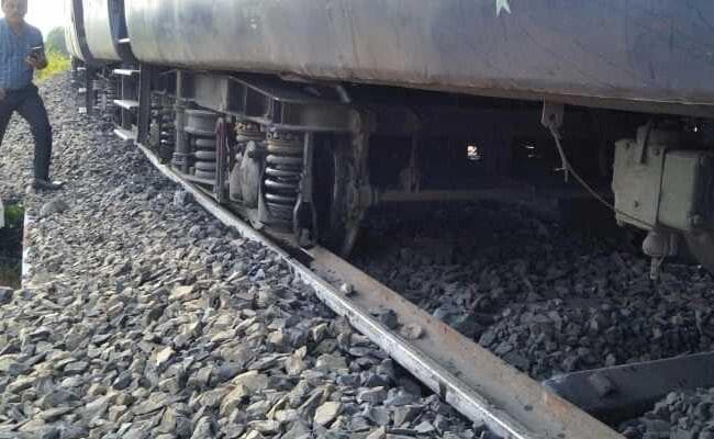 ट्रक की चपेट में आने से युवक की मौत, मां ने लगाया हत्या करने का आरोप