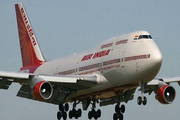 यात्री को दिल का दौरा पड़ने पर जामनगर वायुसेना स्टेशन में उतरा एयर इंडिया का विमान