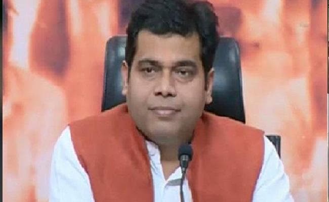 ”पॉलिटिक्स ऑफ परफॉर्मेंस” ने खत्म की नामदारों की सियासत : शर्मा ”पॉलिटिक्स ऑफ परफॉर्मेंस” ने खत्म की नामदारों की सियासत : शर्मा