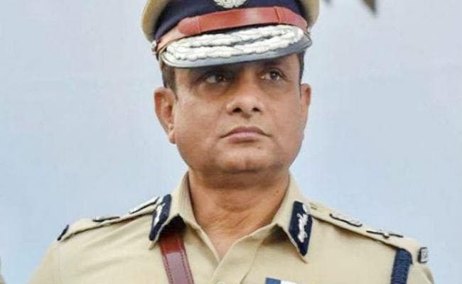 सारधा घोटाला : पूछताछ के लिये नहीं पहुंचे राजीव कुमार, सीबीआई ने भेजे दस्तावेज सारधा घोटाला : पूछताछ के लिये नहीं पहुंचे राजीव कुमार, सीबीआई ने भेजे दस्तावेज