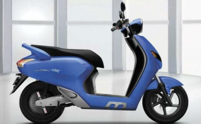 Bajaj ला रहा नया स्कूटर, देगा 100 km की माइलेज, जानें लॉन्च डेट! Bajaj ला रहा नया स्कूटर, देगा 100 km की माइलेज, जानें लॉन्च डेट!
