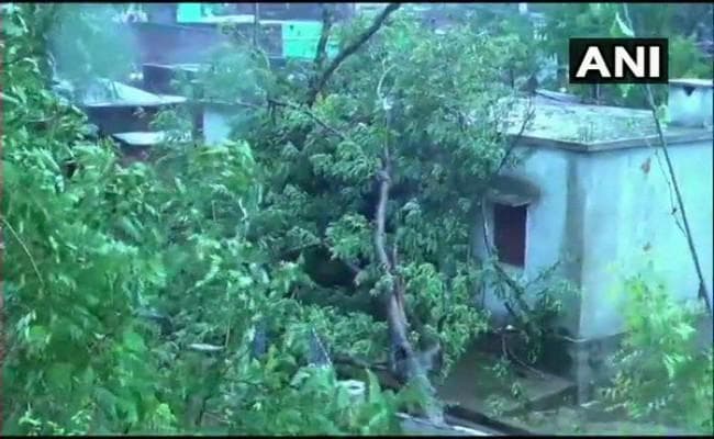 उत्तर प्रदेश में आंधी तूफान से 19 लोगों की मौत, 48 घायल