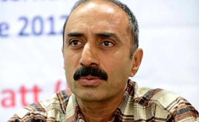 हिरासत में मौत का मामला : सुप्रीम कोर्ट ने संजीव भट की याचिका पर विचार करने से किया इनकार