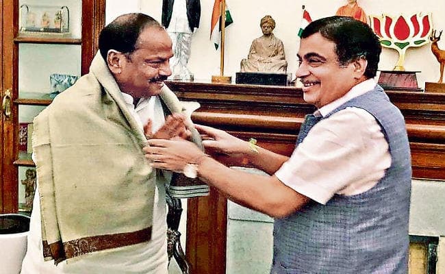 रांची : सीएम रघुवर दास गडकरी से मिले, किया आग्रह, साहेबगंज से ओड़िशा का धामरा पोर्ट फोर लेन से जुड़े