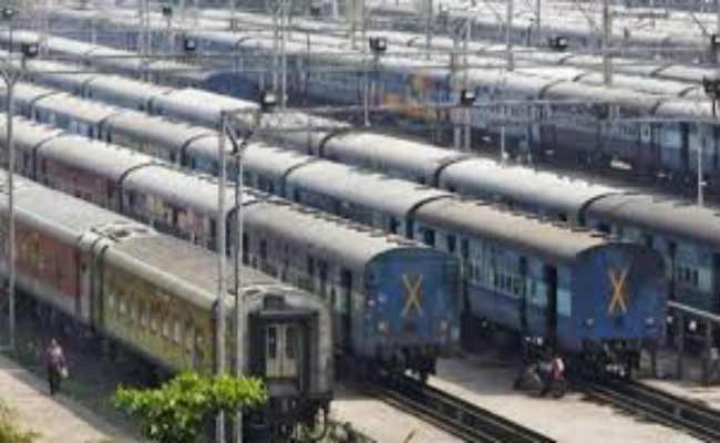 मुंबई के तर्ज पर चलेंगी हाइस्पीड पैसेंजर ट्रेनें