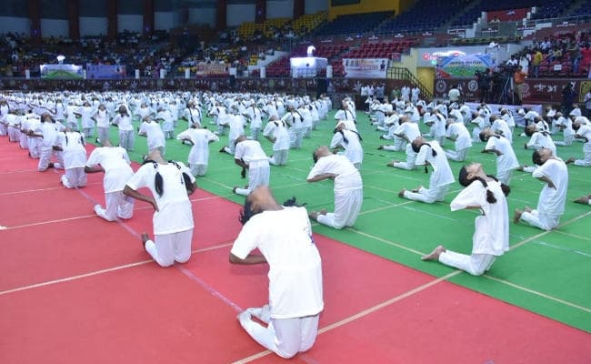 योग दिवस 2019 : छत्तीसगढ़ ने बनाया रिकॉर्ड, सर्वाधिक जगहों पर 60 लाख लोगों ने किया योगाभ्यास