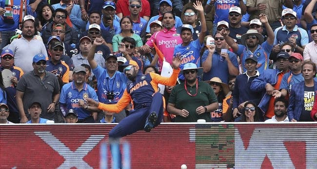 ICC World Cup 2019: भारत को मिली विश्व कप में पहली हार, देखें मैच की कुछ खास तस्वीरें ICC World Cup 2019: भारत को मिली विश्व कप में पहली हार, देखें मैच की कुछ खास तस्वीरें