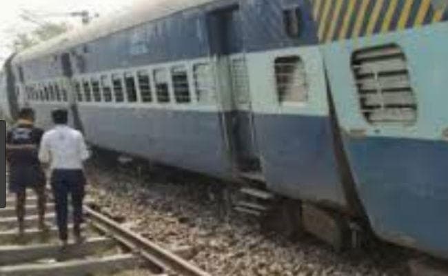 बक्सर : चौसा स्टेशन के पास अपर इंडिया एक्सप्रेस बेपटरी