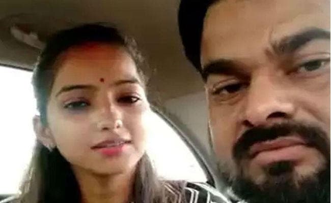 साक्षी-अजितेश की शादी को कोर्ट ने बताया वैध, सीएम योगी ने मांगी रिपोर्ट, राजनीतिक साजिश का शक
