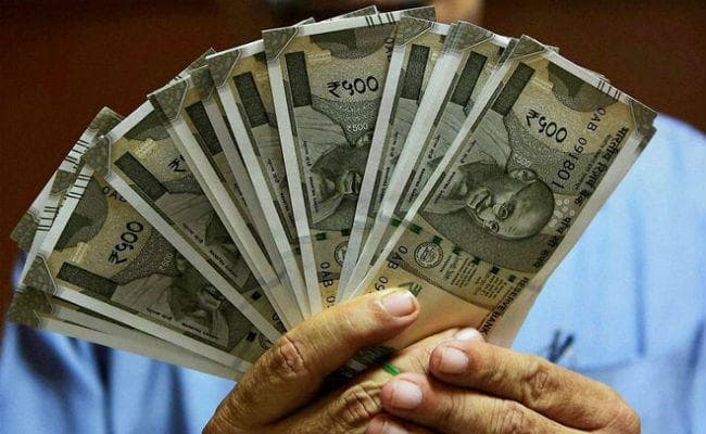 स्टॉक मार्केट में तीन दिन की गिरावट से इन्वेस्टर्स को 4 लाख करोड़ रुपये से अधिक का नुकसान