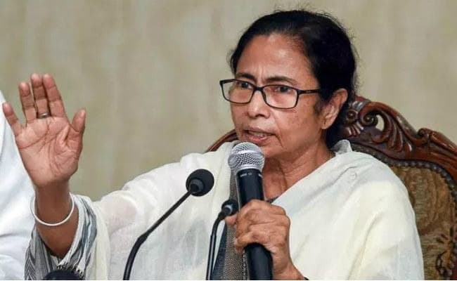 पश्चिम बंगाल : ममता ने दिया टास्क, 100 दिनों तक 1000 प्रतिनिधि 10 हजार गांव में करेंगे जनसंपर्क