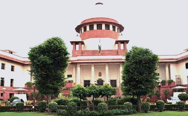 जम्मू-कश्मीर से पाबंदी हटाने और जल्द सुनवाई से सुप्रीम कोर्ट का इनकार, कहा- सरकार पर भरोसा करना होगा