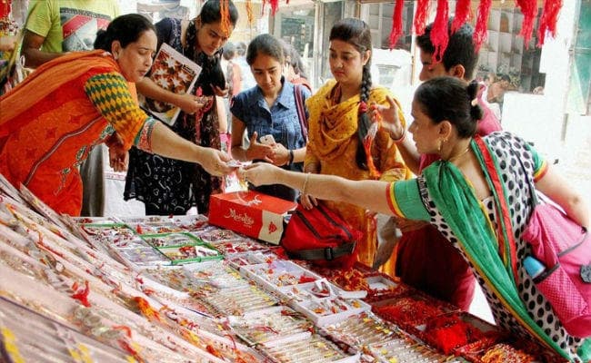 विभिन्न बाजारों में हुई राखी की जमकर बिक्री