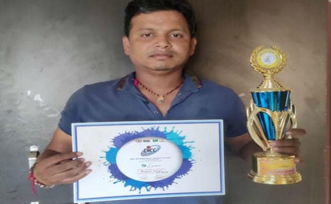 आर्थिक तंगी से जूझ रहा अंतरराष्ट्रीय दिव्यांग क्रिकेटर, पेट पालने के लिए कर रहा यह काम