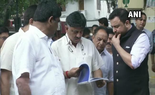 मनी लॉड्रिंग मामले में दूसरे दिन भी डीके शिवकुमार से पूछताछ