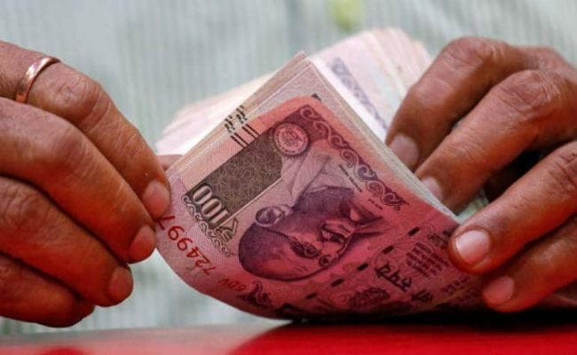 स्टॉक मार्केट में जोरदार गिरावट से निवेशकों के डूब गये 2.55 लाख करोड़ रुपये