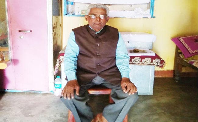 नागपुरी राग-रागिनियों को संरक्षित कर रहे महावीर नायक नागपुरी राग-रागिनियों को संरक्षित कर रहे महावीर नायक