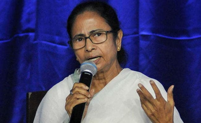 मेरी सरकार किसानों के कल्याण और उद्योगों को बढ़ावा देने के लिए प्रतिबद्ध है : ममता बनर्जी