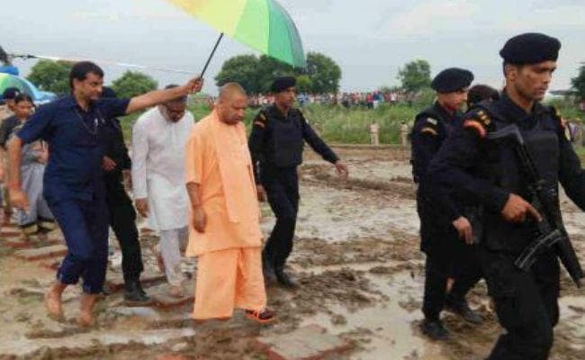 भाजपा प्रदेश अध्यक्ष ने सीएम योगी के साथ बलिया में बाढ़ राहत कार्यों का लिया जायजा