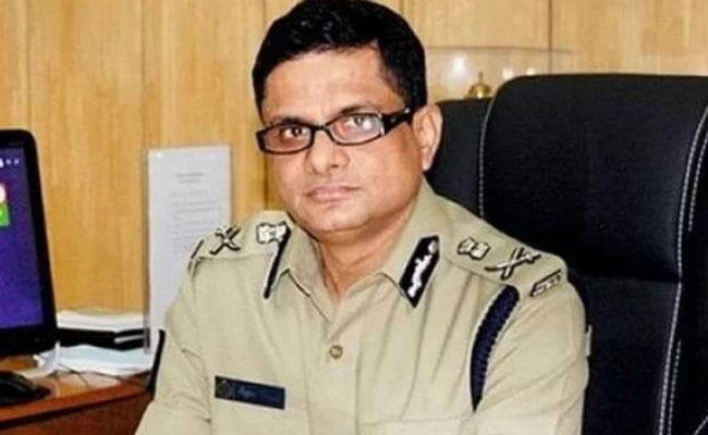 फिर राजीव कुमार के घर पहुंची सीबीआइ, पत्नी से 40 मिनटों तक पूछताछ