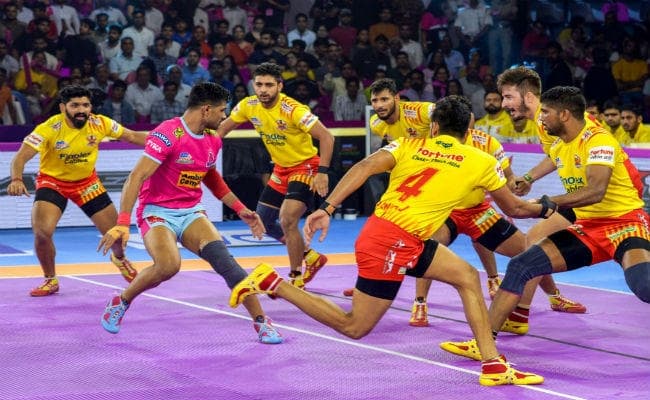 प्रो कबड्डी लीग : गुजराज फार्च्यूनजाइंट्स ने जयपुर पिंक पैंथर्स को बराबरी पर रोका प्रो कबड्डी लीग : गुजराज फार्च्यूनजाइंट्स ने जयपुर पिंक पैंथर्स को बराबरी पर रोका