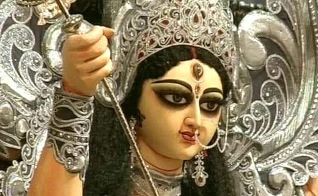 10 करोड़ रुपये के हीरे के गहनों से सजेंगी मां