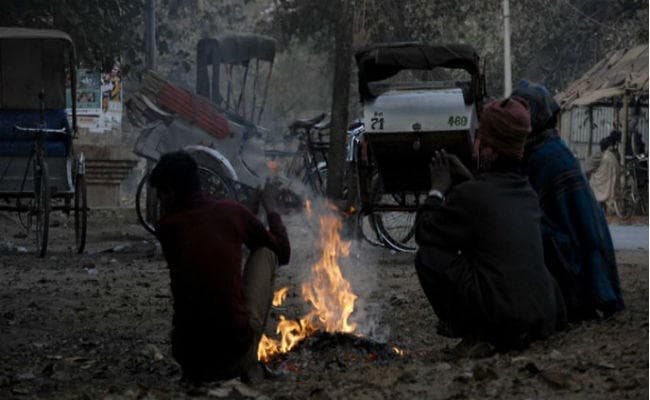 Bihar Weather News: बिहार में अभी ठंड से राहत नहीं, अगले तीन दिनों तक जारी रहेगी ठिठुरन, तापमान में आएगी गिरावट Bihar Weather News: बिहार में अभी ठंड से राहत नहीं, अगले तीन दिनों तक जारी रहेगी ठिठुरन, तापमान में आएगी गिरावट