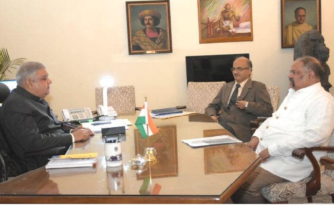 विधानसभा सत्र के पहले शांति निकेतन यात्रा के लिए राज्यपाल को मिला हेलीकॉप्टर