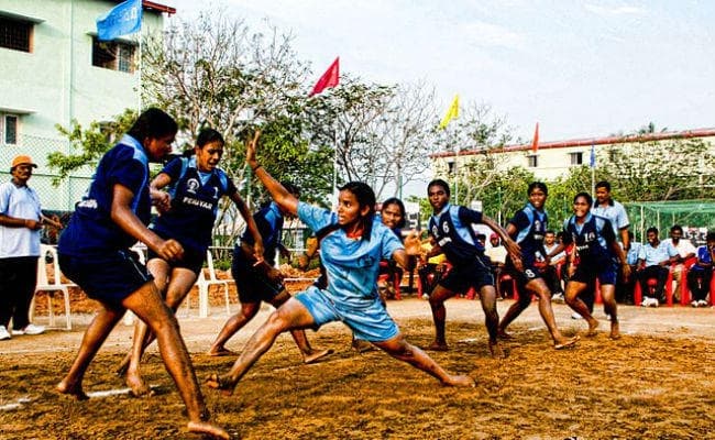 प्राथमिक स्कूलों में अनिवार्य होंगे अब पारंपरिक खेल