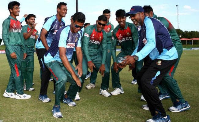 U19 Cricket World Cup 2020: फाइनल में पहुंचने के बाद बांग्लादेशी क्रिकेटरों ने कुछ यूं लगाये ठुमके, वायरल हुआ वीडियो…