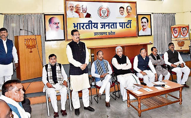 भाजपा में मंथन : झारखंड को यूं ही नहीं छोड़नेवाले हैं भाजपा में मंथन : झारखंड को यूं ही नहीं छोड़नेवाले हैं