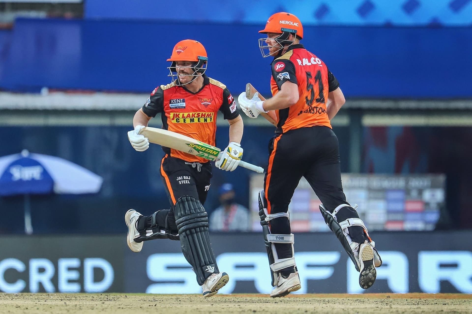 IPL 2021 Latest Update : सनराइजर्स हैदराबाद ने डेविड वॉर्नर को कप्तानी से हटाया, इस खिलाड़ी को सौंपी कमान IPL 2021 Latest Update : सनराइजर्स हैदराबाद ने डेविड वॉर्नर को कप्तानी से हटाया, इस खिलाड़ी को सौंपी कमान