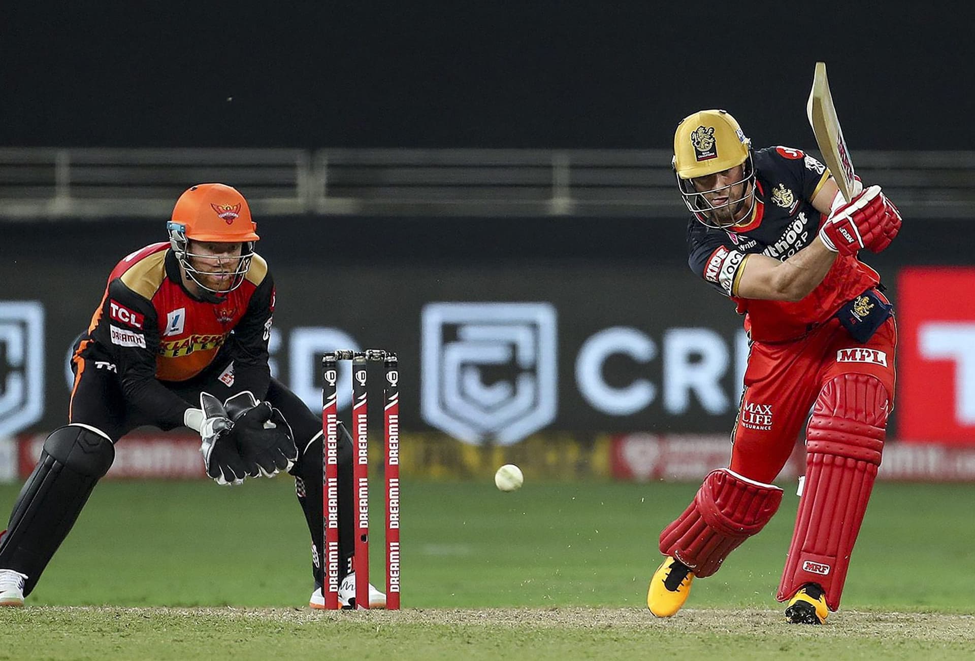 IPL 2021 SRH vs RCB : ये हैं दोनों टीमों के हेड टू हेड आंकड़े, देखें किसका पलड़ा है भारी IPL 2021 SRH vs RCB : ये हैं दोनों टीमों के हेड टू हेड आंकड़े, देखें किसका पलड़ा है भारी