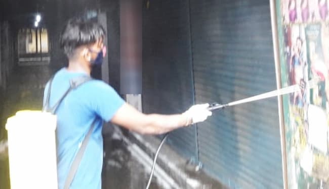 एक जुलाई से खुल जायेगी पटना की दवा मंडी, व्यवसायी के कोरोना संक्रमित होने पर तीन दिन बंद का किया गया था एलान एक जुलाई से खुल जायेगी पटना की दवा मंडी, व्यवसायी के कोरोना संक्रमित होने पर तीन दिन बंद का किया गया था एलान