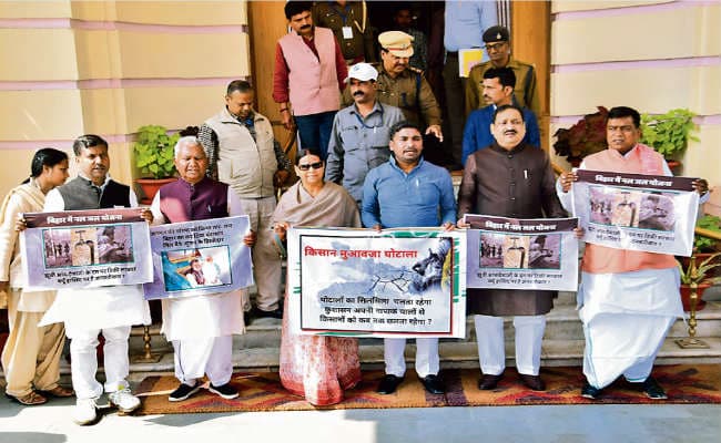 हिमाचल प्रदेश के मंडी में सड़क हादसा, 7 बिहारी मजदूरों की मौत, पीएम मोदी ने जताया दुख हिमाचल प्रदेश के मंडी में सड़क हादसा, 7 बिहारी मजदूरों की मौत, पीएम मोदी ने जताया दुख