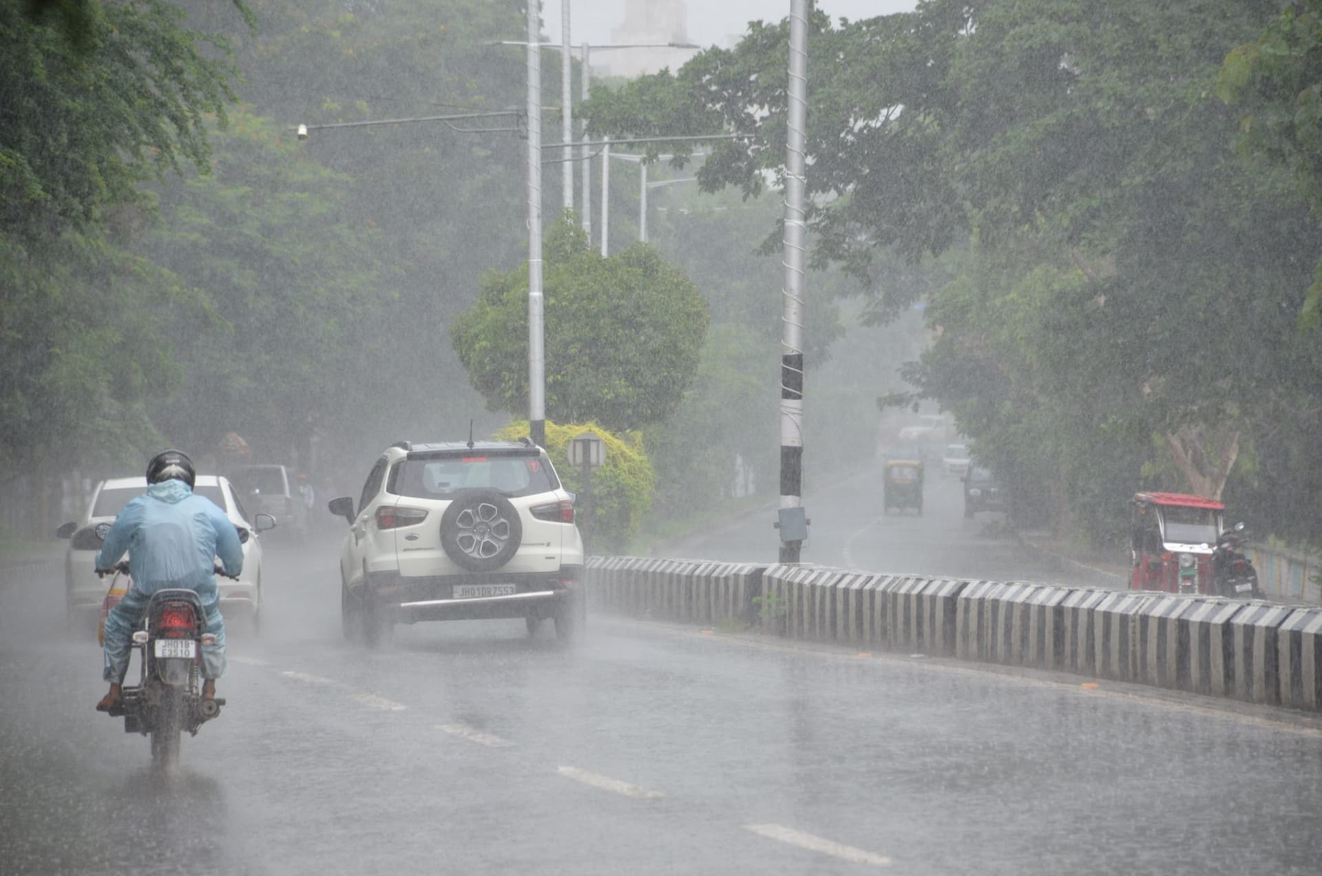 ओडिशा के पास बंगाल की खाड़ी में बन रहा लो प्रेशर एरिया, झारखंड में बारिश के साथ वज्रपात का येलो अलर्ट