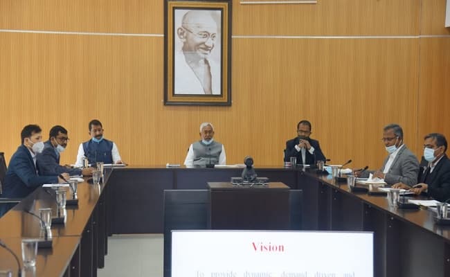 Bihar News: बजट सत्र से पहले सीएम नीतीश ने की चार विभागों की समीक्षा, बिहार में रोजगार को लेकर अधिकारियों को दिए निर्देश Bihar News: बजट सत्र से पहले सीएम नीतीश ने की चार विभागों की समीक्षा, बिहार में रोजगार को लेकर अधिकारियों को दिए निर्देश
