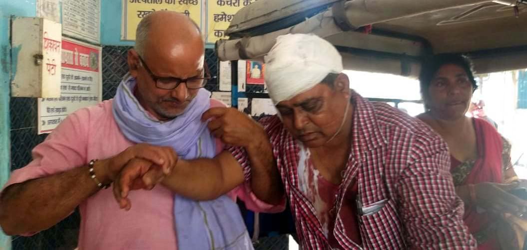 नालंदा में सीओ ने समझाया “स्वच्छता का पाठ” तो पड़ोसियों ने दौड़ा-दौड़ा कर पीटा, पत्नी के साथ भी अभद्र व्यवहार नालंदा में सीओ ने समझाया “स्वच्छता का पाठ” तो पड़ोसियों ने दौड़ा-दौड़ा कर पीटा, पत्नी के साथ भी अभद्र व्यवहार