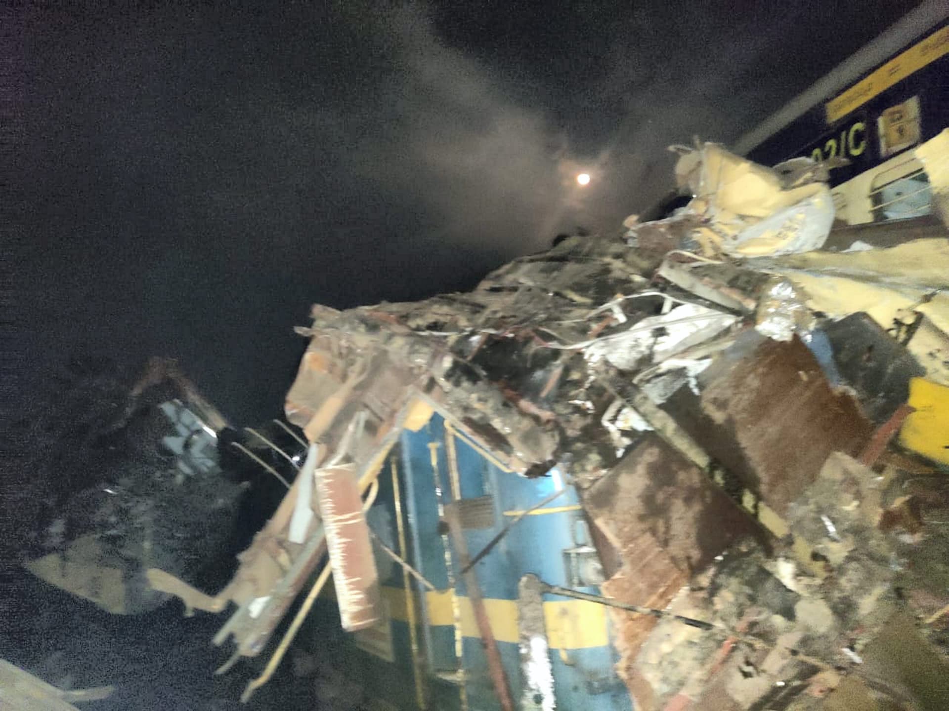 Big Breaking: आंध्र प्रदेश में दो ट्रेनों की टक्कर, पटरी से उतरीं बोगियां, देखें भीषण हादसे की तस्वीरें Big Breaking: आंध्र प्रदेश में दो ट्रेनों की टक्कर, पटरी से उतरीं बोगियां, देखें भीषण हादसे की तस्वीरें
