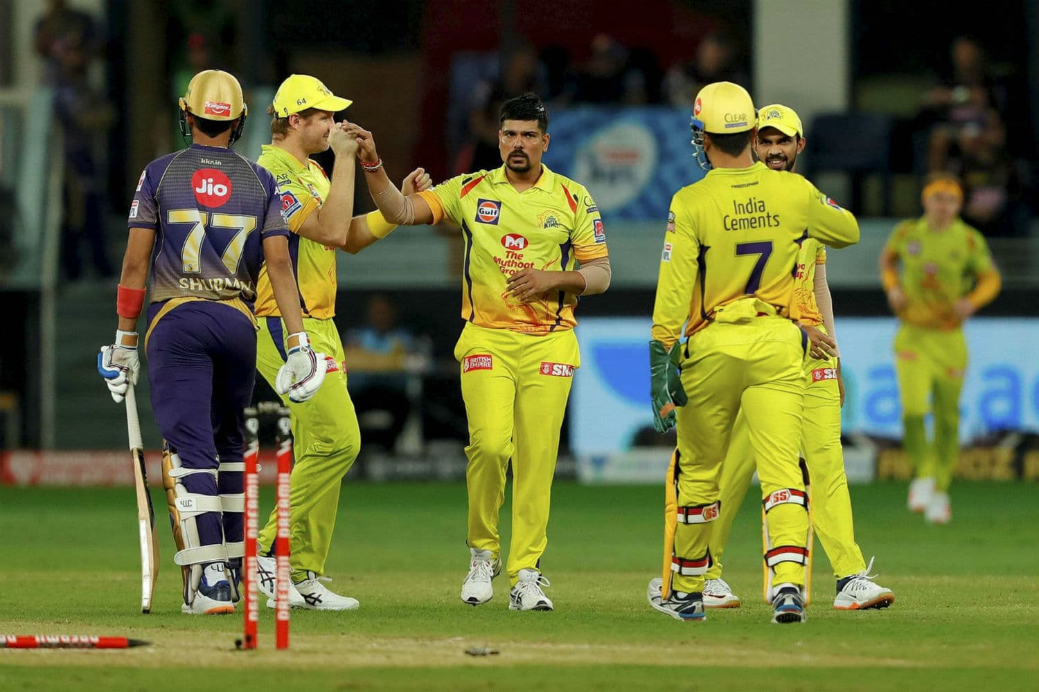 IPL 2020: चेन्नई ने बिगाड़ा कोलकाता का खेल, प्लेऑफ में पहुंची मुंबई, देखें पूरा प्वाइंट टेबल IPL 2020: चेन्नई ने बिगाड़ा कोलकाता का खेल, प्लेऑफ में पहुंची मुंबई, देखें पूरा प्वाइंट टेबल