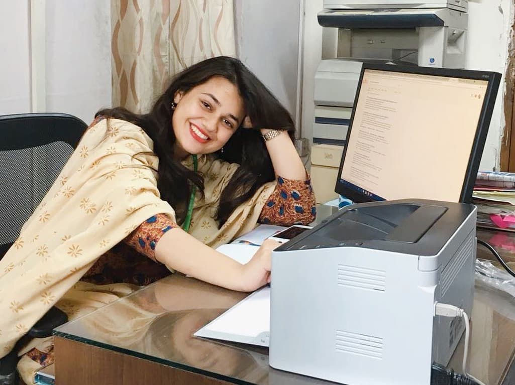 Valentine Week में पिंकसिटी की सड़कों पर किसे पुकार रहीं टीना डाबी, Kalank फिल्म के सॉन्ग ‘मैं तेरा’ का मतलब क्या है? Valentine Week में पिंकसिटी की सड़कों पर किसे पुकार रहीं टीना डाबी, Kalank फिल्म के सॉन्ग ‘मैं तेरा’ का मतलब क्या है?