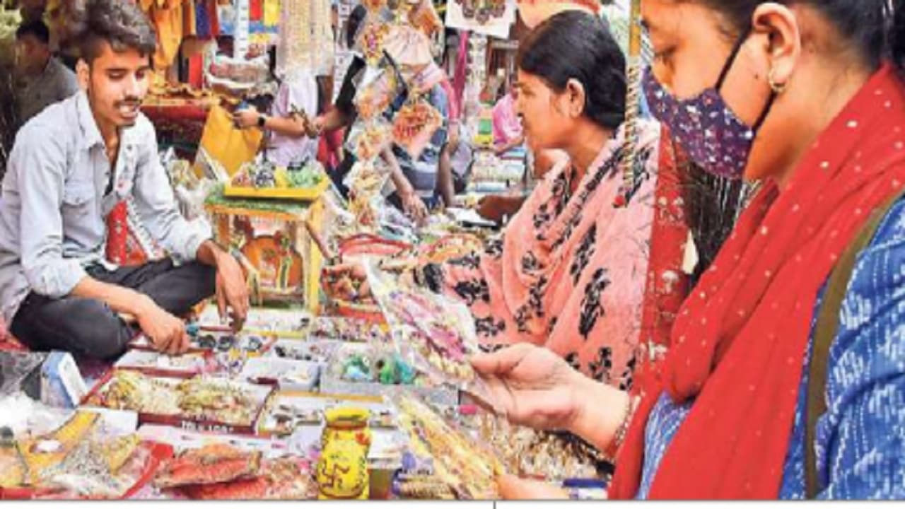 बिहार में धनतेरस पर बरसेगा 4000 करोड़, पिछले साल से 30 प्रतिशत ग्रोथ की उम्मीद, जानें खरीदारी का मुहूर्त बिहार में धनतेरस पर बरसेगा 4000 करोड़, पिछले साल से 30 प्रतिशत ग्रोथ की उम्मीद, जानें खरीदारी का मुहूर्त