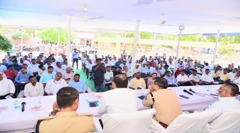 बिहार में अब तय समय पर होंगे ऑनलाइन दाखिल खारिज, नहीं चलेगा कागजात की कमी का बहाना बिहार में अब तय समय पर होंगे ऑनलाइन दाखिल खारिज, नहीं चलेगा कागजात की कमी का बहाना