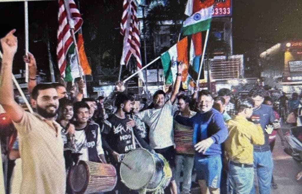 IND VS PAK: जश्न, उत्साह, रोमांच में डूबी रांची, जीत के नारों से गूंजी राजधानी IND VS PAK: जश्न, उत्साह, रोमांच में डूबी रांची, जीत के नारों से गूंजी राजधानी