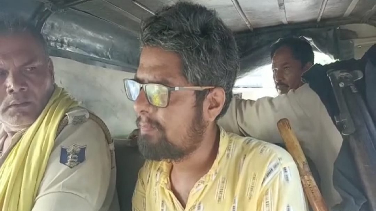 पाकिस्तान से वाट्सएप ग्रुप के जरिए बिहार में चल रही थी देश विरोधी मुहिम,फोन की ट्रैकिंग से मिले अहम सुराग पाकिस्तान से वाट्सएप ग्रुप के जरिए बिहार में चल रही थी देश विरोधी मुहिम,फोन की ट्रैकिंग से मिले अहम सुराग