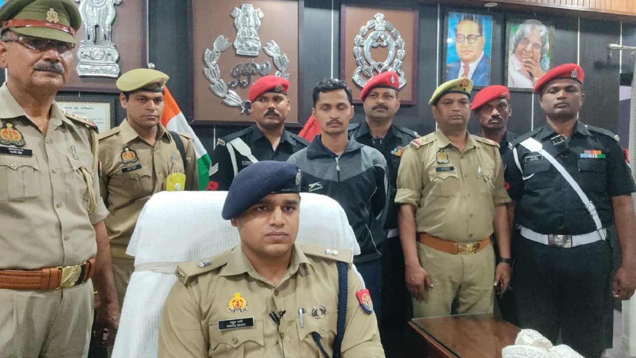 बरेली: हवलदार के दोस्त ने की थी पत्नी सुदेशना की हत्या, आपत्तिजनक फोटो डिलीट न करने पर घटना को दिया अंजाम बरेली: हवलदार के दोस्त ने की थी पत्नी सुदेशना की हत्या, आपत्तिजनक फोटो डिलीट न करने पर घटना को दिया अंजाम