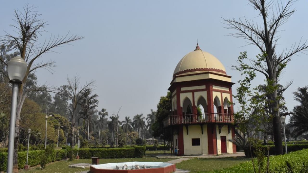 UP में बुद्ध सर्किट समेत सभी प्रमुख पर्यटन केंद्र को मिलेगी लोकल लेवल गाइड सुविधा, जानें सरकार की प्लानिंग UP में बुद्ध सर्किट समेत सभी प्रमुख पर्यटन केंद्र को मिलेगी लोकल लेवल गाइड सुविधा, जानें सरकार की प्लानिंग